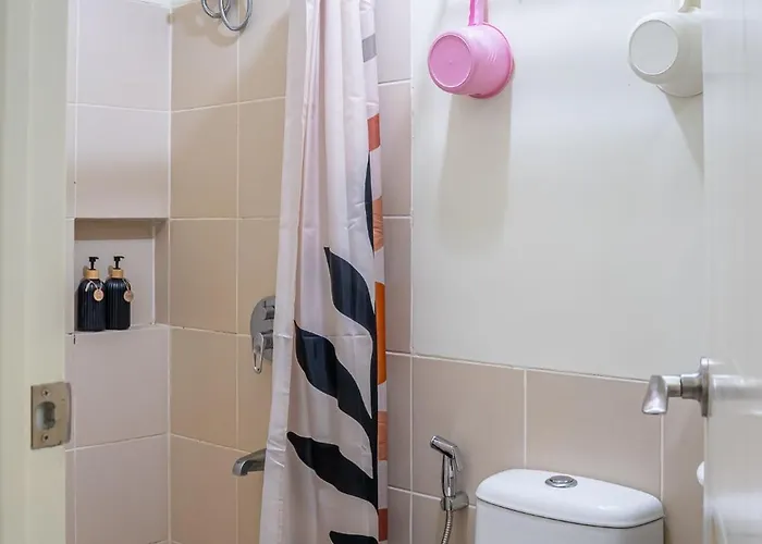 Brixton Place- Weston Tower Luxury Staycation Frühstückspension