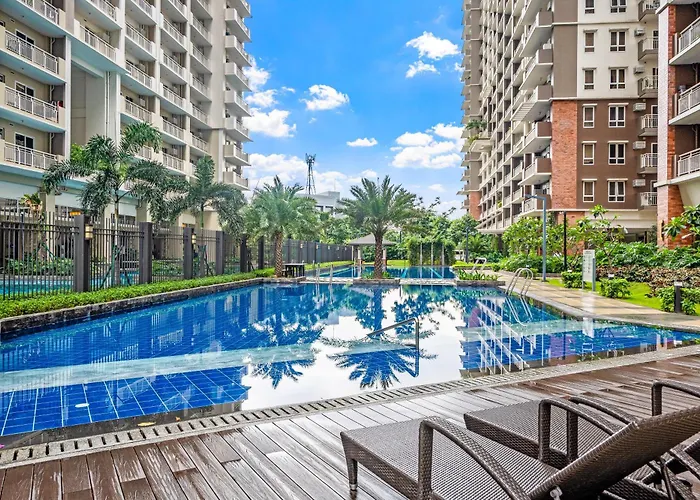 Brixton Place- Weston Tower Luxury Staycation Frühstückspension Manila