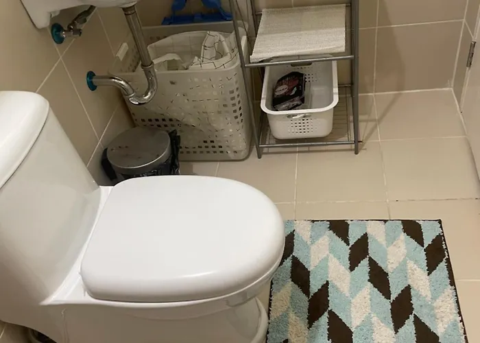 Frühstückspension Brixton Place- Weston Tower Luxury Staycation Manila